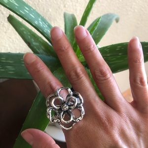 Silpada .925 Sterling Silver Flower Ring Size 6